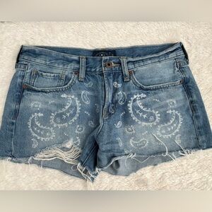 LUCKY BRAND Blue Paisley Distressed Denim Cut Off Shorts 2/26